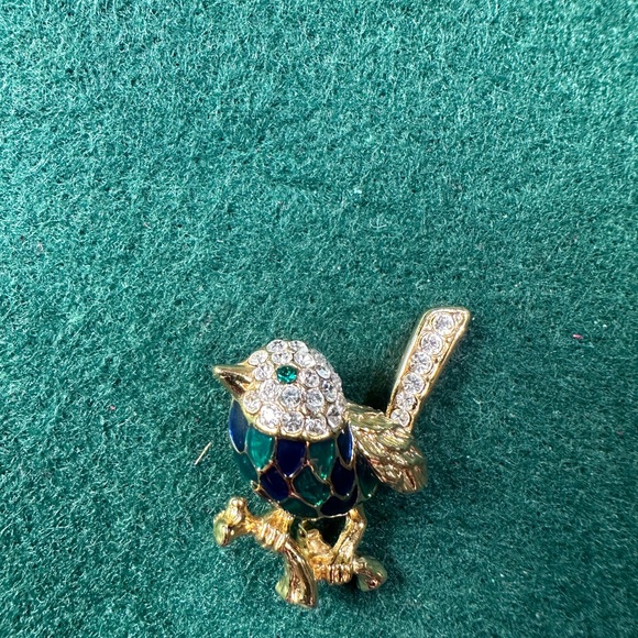 Women’s Christmas bird brooch - Picture 3 of 8